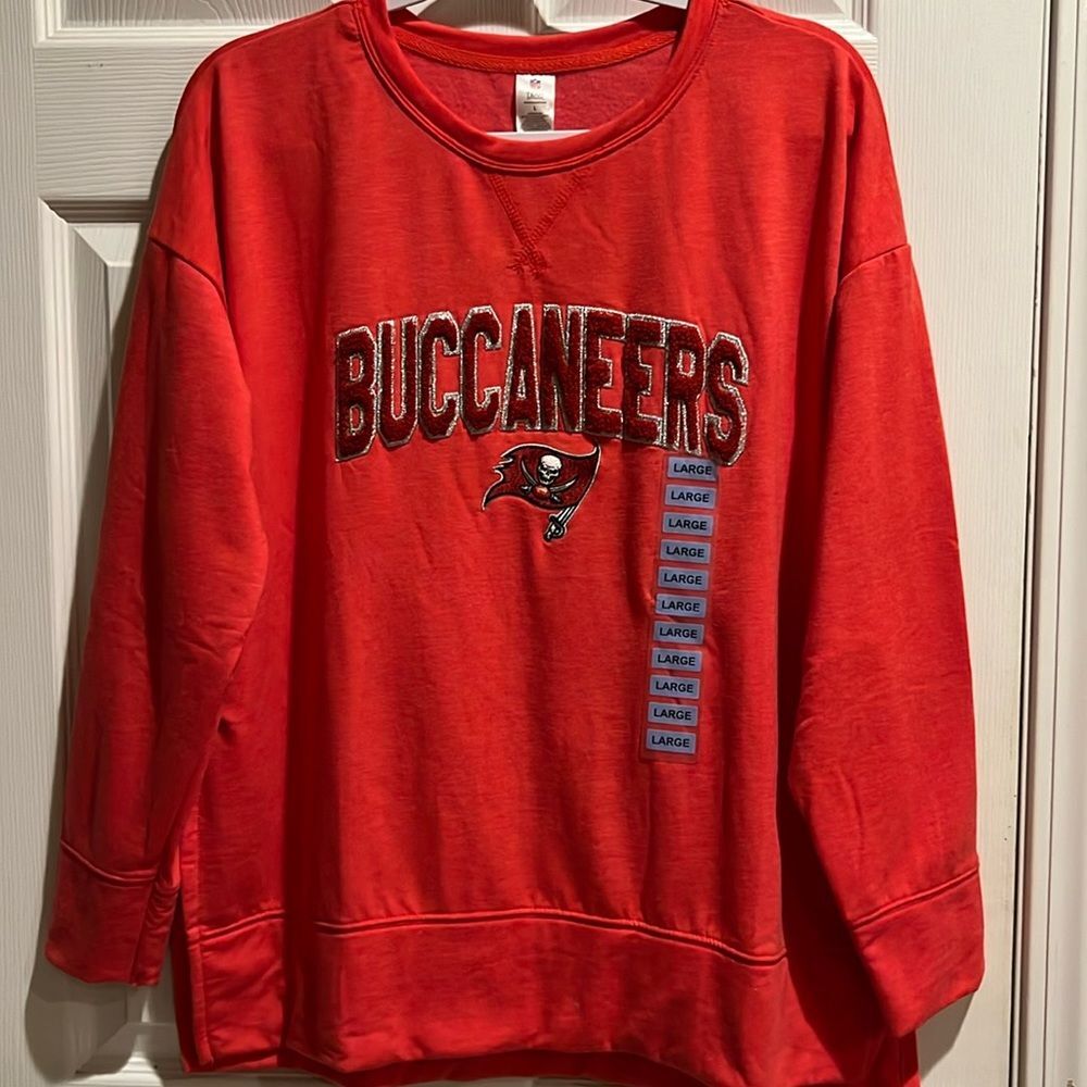 NFL Team Apparel Buccaneers Super Soft Top Size Large NWT